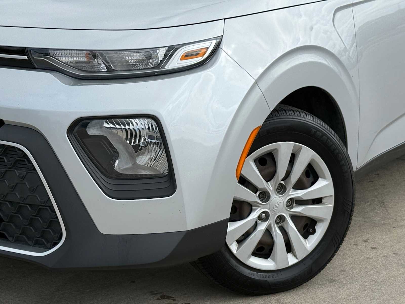 Used 2020 Kia Soul LX FWD image 2