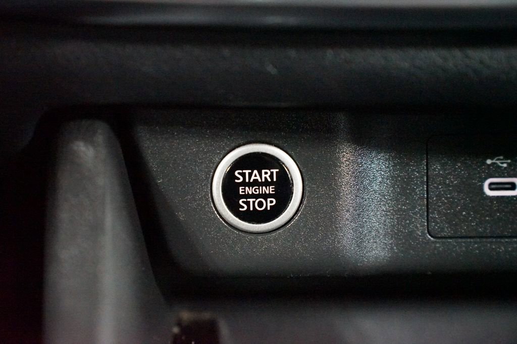 Used 2021 Nissan Rogue S image 22