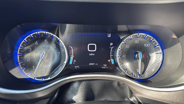 Used 2024 Chrysler Pacifica Touring-L image 44
