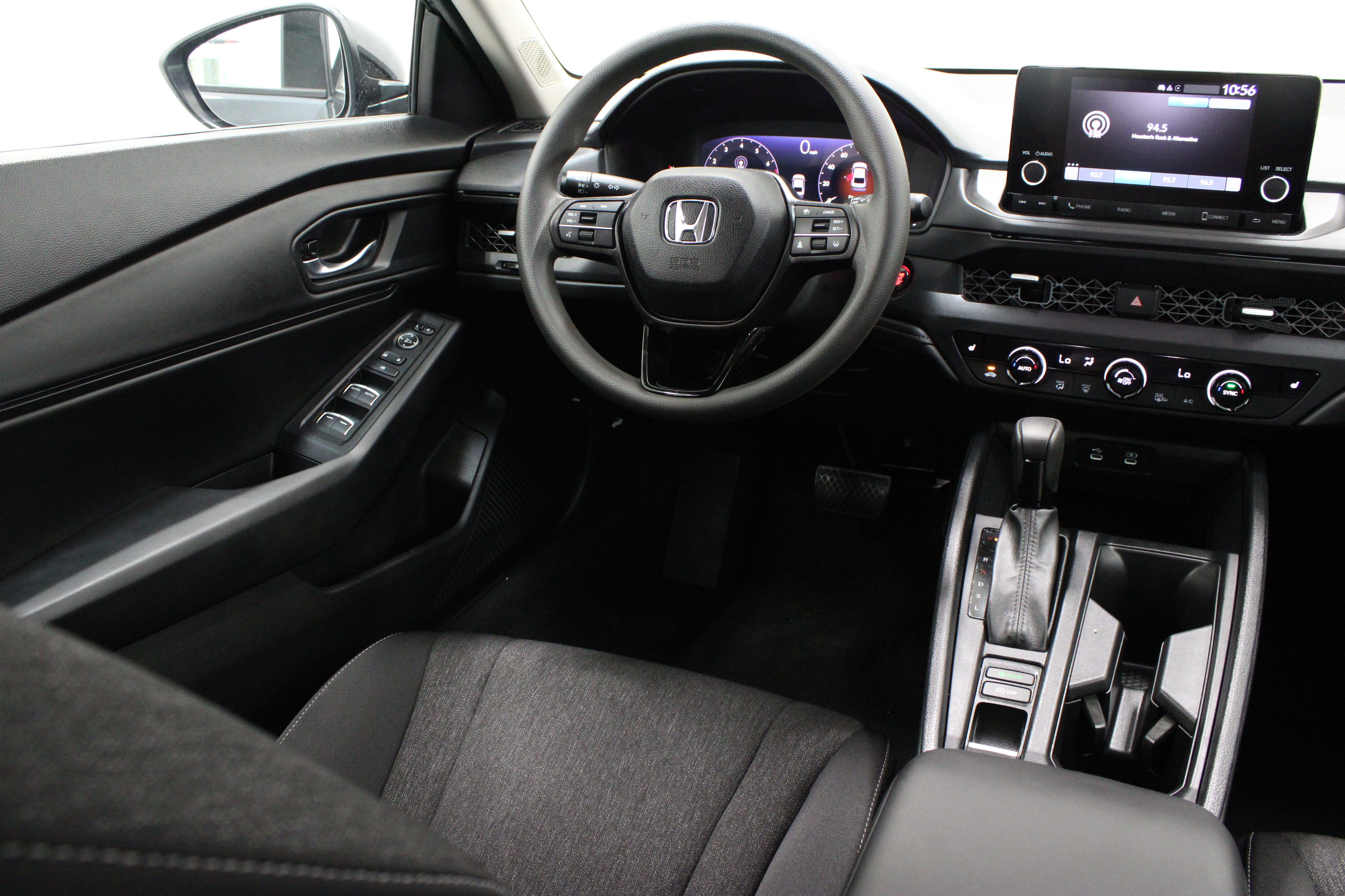 Used 2025 Honda Accord SE image 30