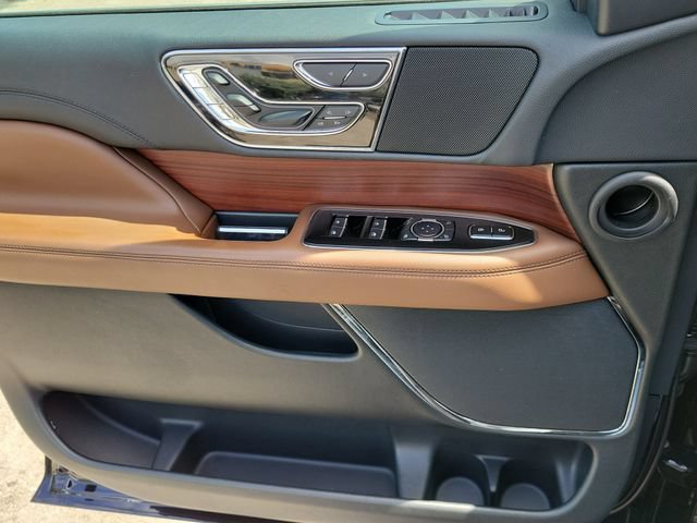 Certified 2023 Lincoln Navigator Reserve w/ Monochromatic Package AWD/4WD image 15