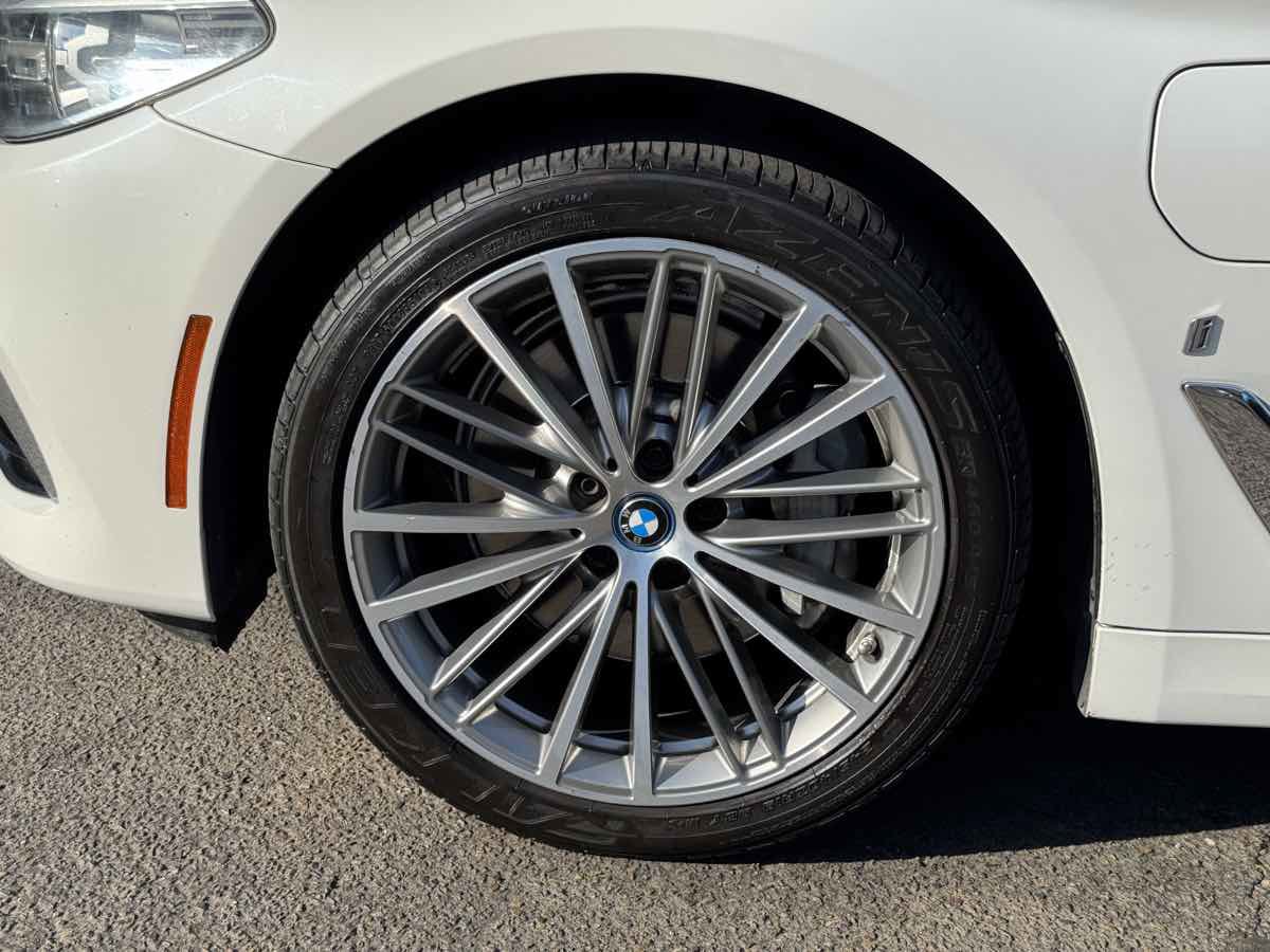 Used 2018 BMW 530e w/ Premium Package 2 image 6