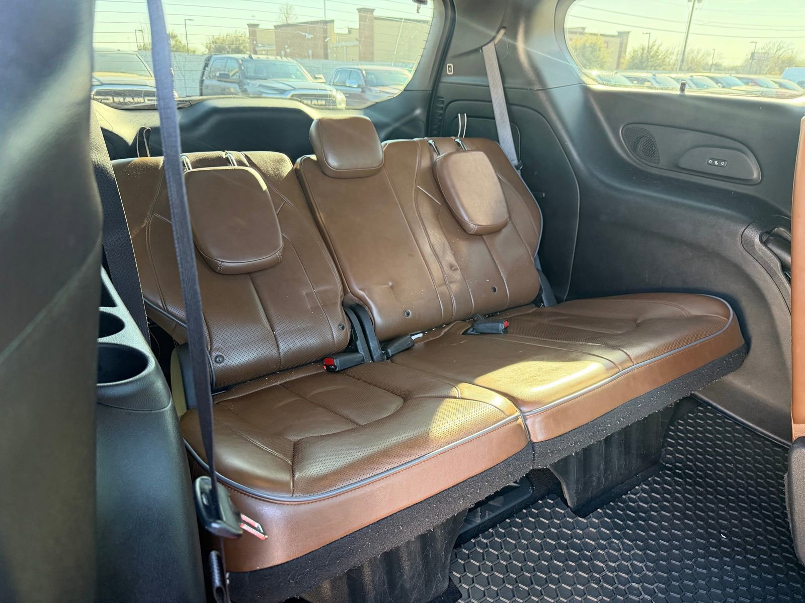 Used 2020 Chrysler Pacifica Limited w/ Advanced Safetytec Group image 24