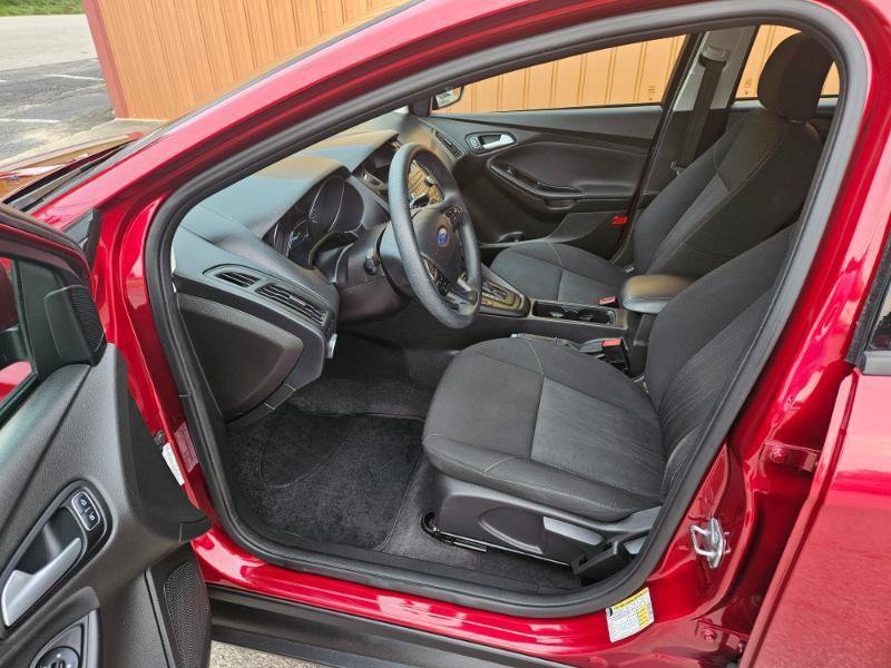 Used 2015 Ford Focus SE FWD image 7