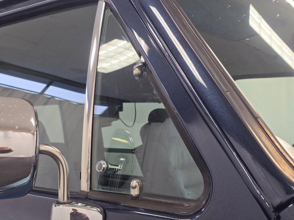 Used 1991 Dodge B2500 image 32