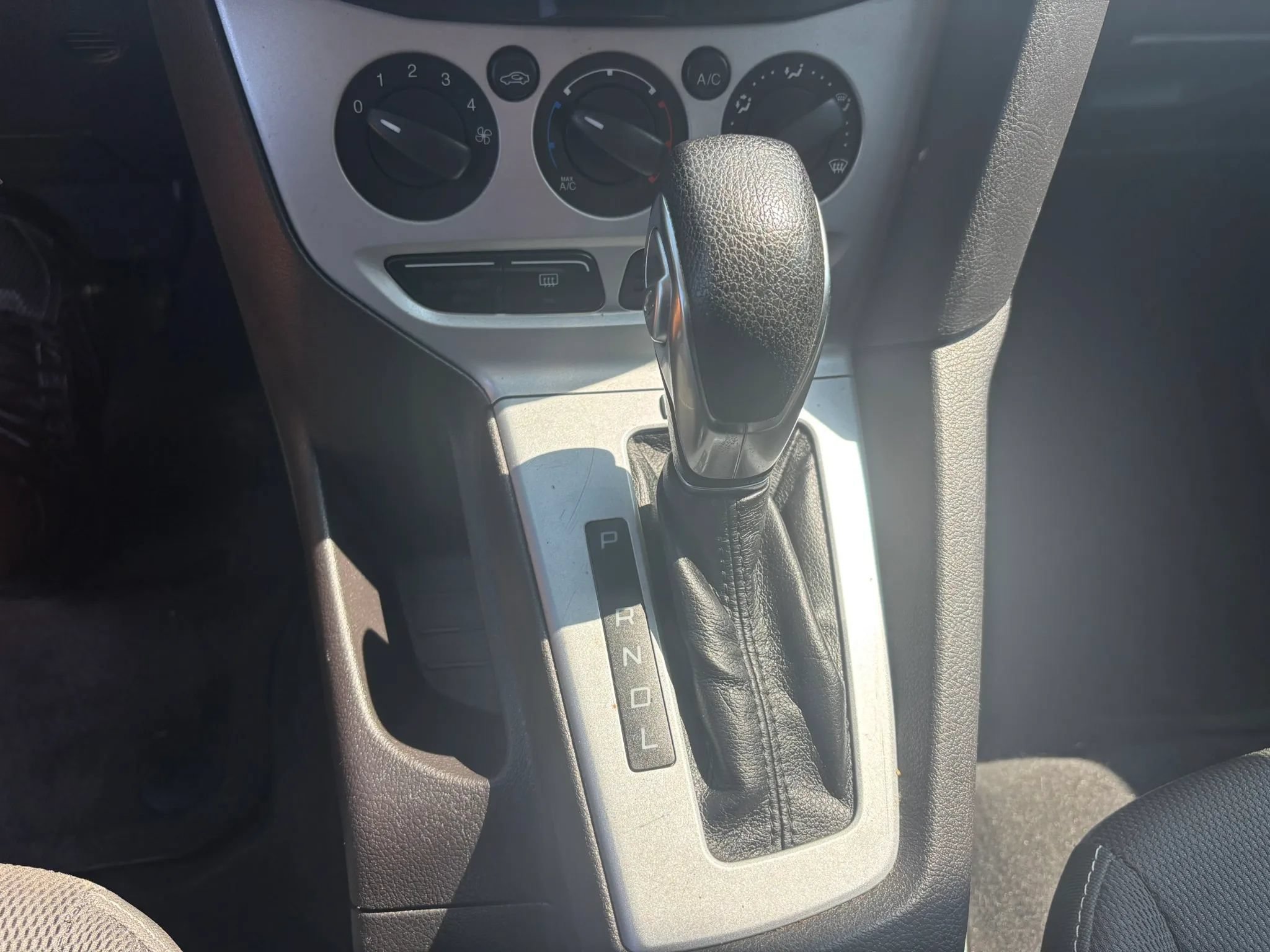 Used 2014 Ford Focus SE FWD image 20