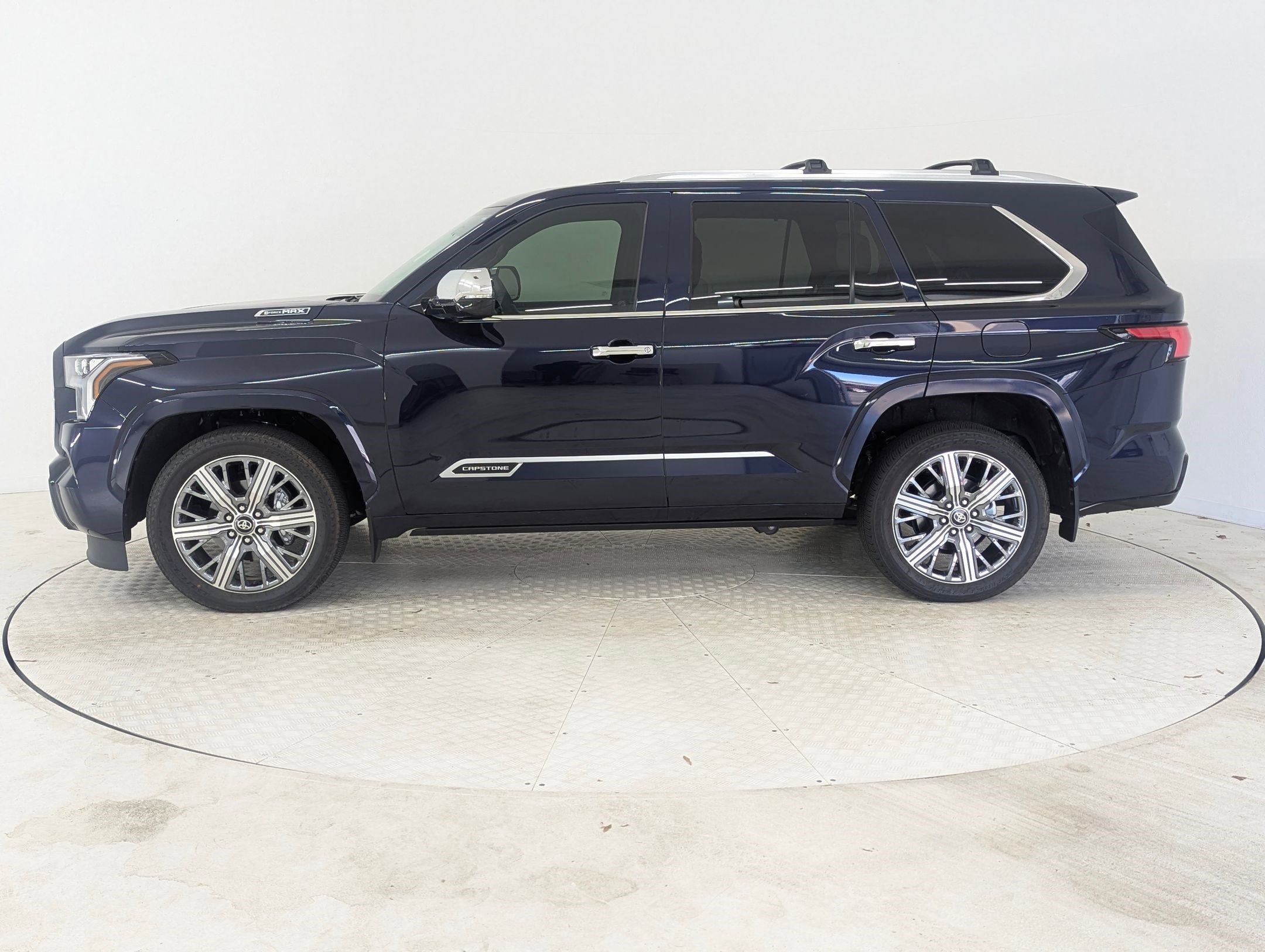 Used 2025 Toyota Sequoia Capstone image 2