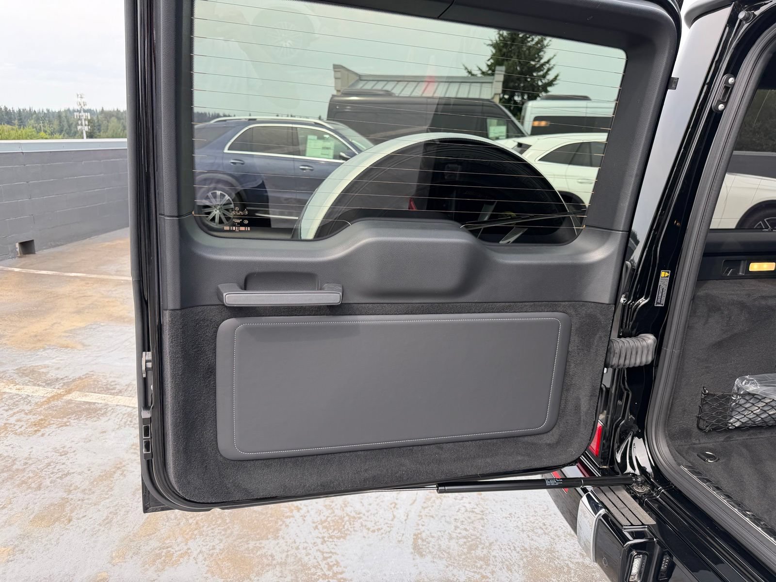 Used 2024 Mercedes-Benz G 550 image 9
