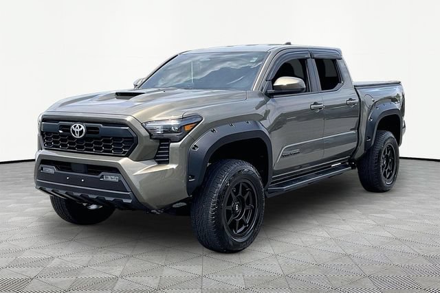 Used 2025 Toyota Tacoma TRD Sport RWD image 3