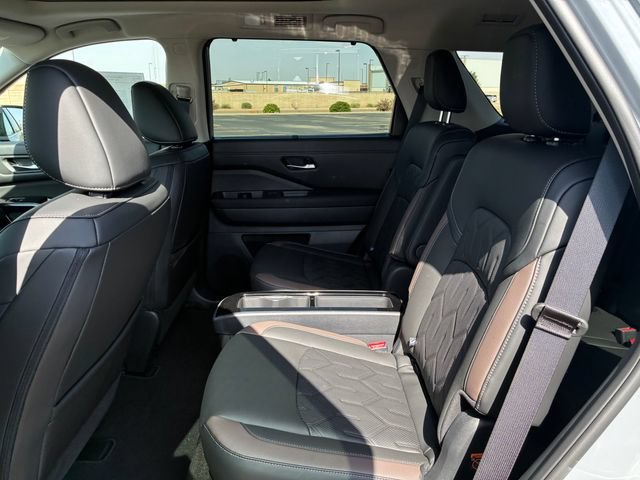 New 2026 Nissan Pathfinder Platinum AWD/4WD image 13