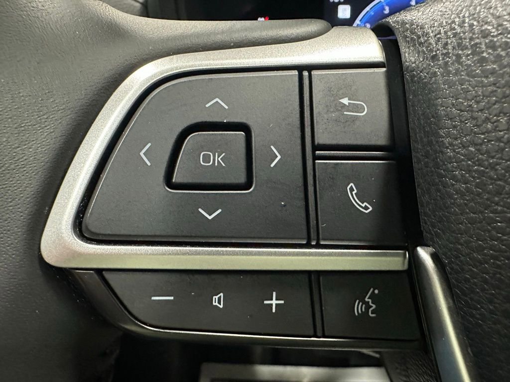 Used 2025 Toyota Grand Highlander AWD image 19