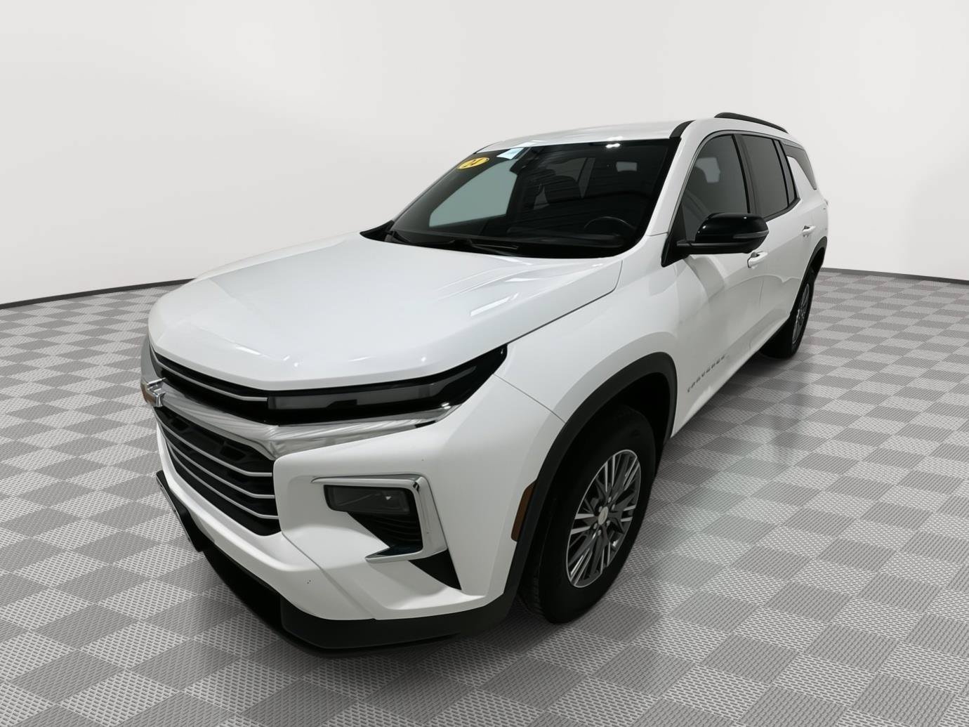 Used 2024 Chevrolet Traverse LT w/ LPO, Floor Liner Package AWD/4WD image 1