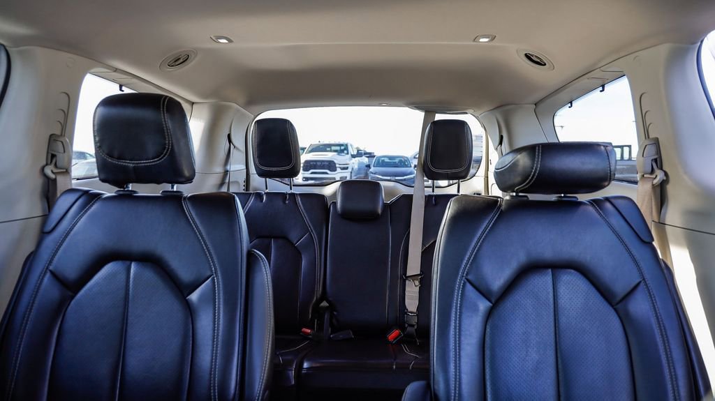 Used 2022 Chrysler Pacifica Touring-L FWD image 27