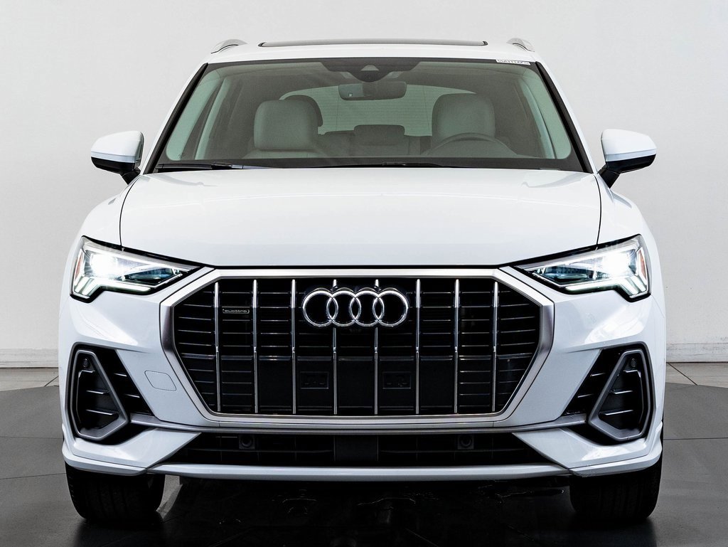 Certified 2025 Audi Q3 2.0T Premium Plus w/ Premium Plus Package image 2