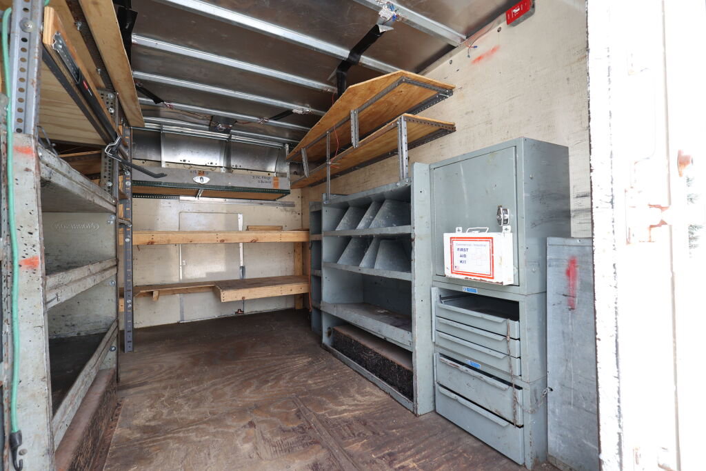 Used 2004 GMC Savana 3500 image 15