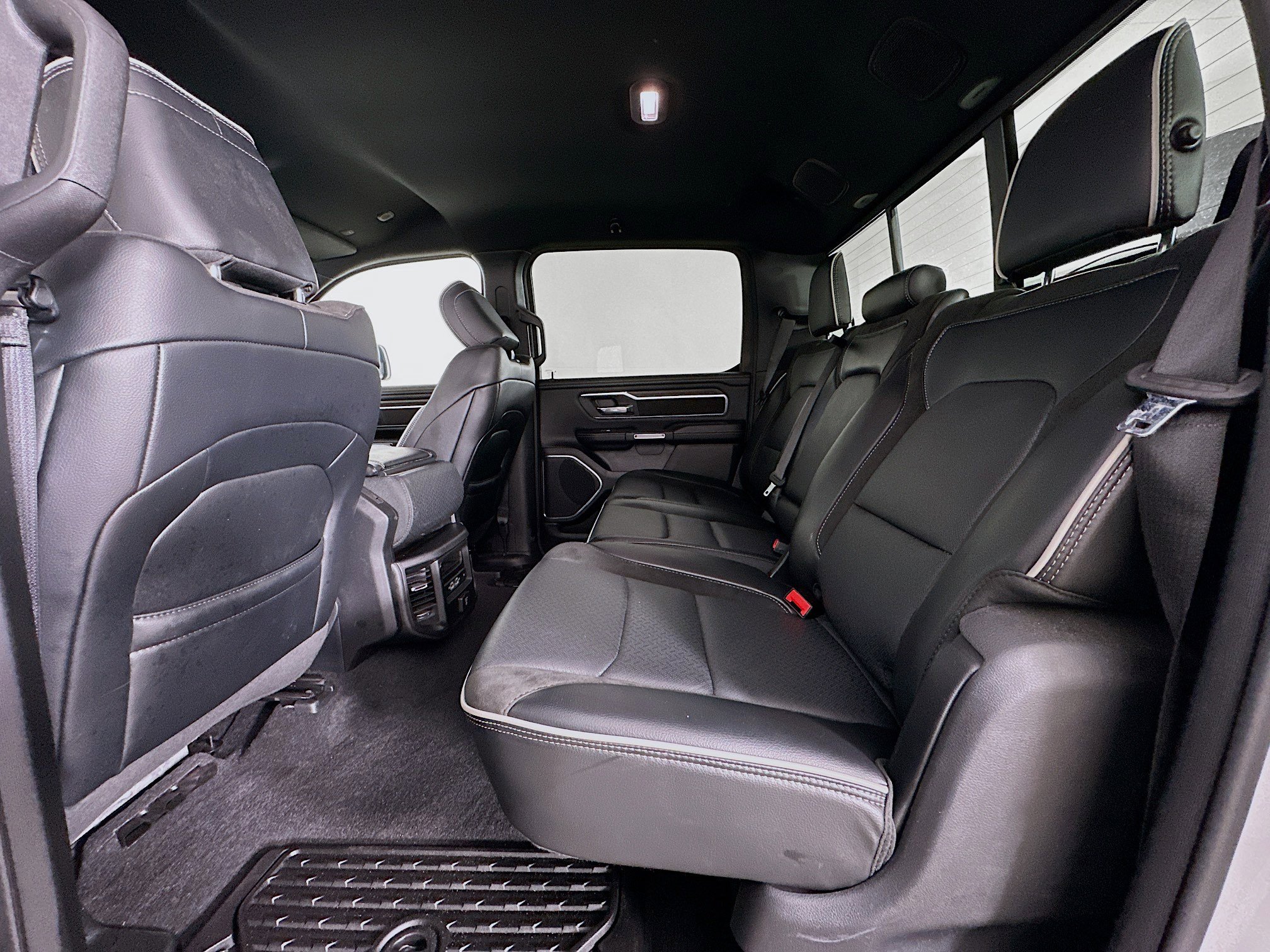 Used 2025 RAM 1500 Laramie image 27