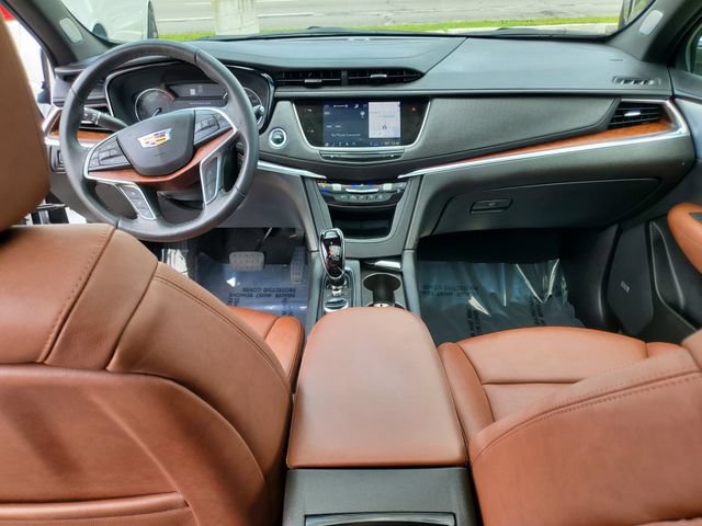 Used 2024 Cadillac XT5 Premium Luxury w/ LPO, Floor Liner Package FWD image 7