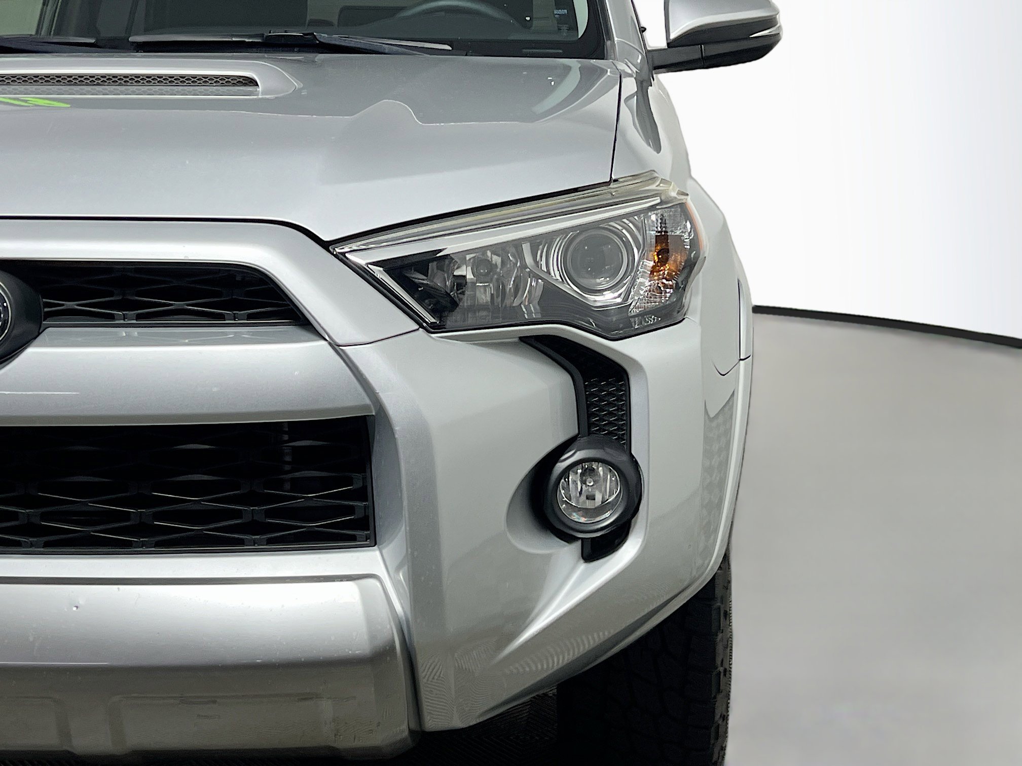 Used 2019 Toyota 4Runner TRD Off-Road Premium AWD/4WD image 12
