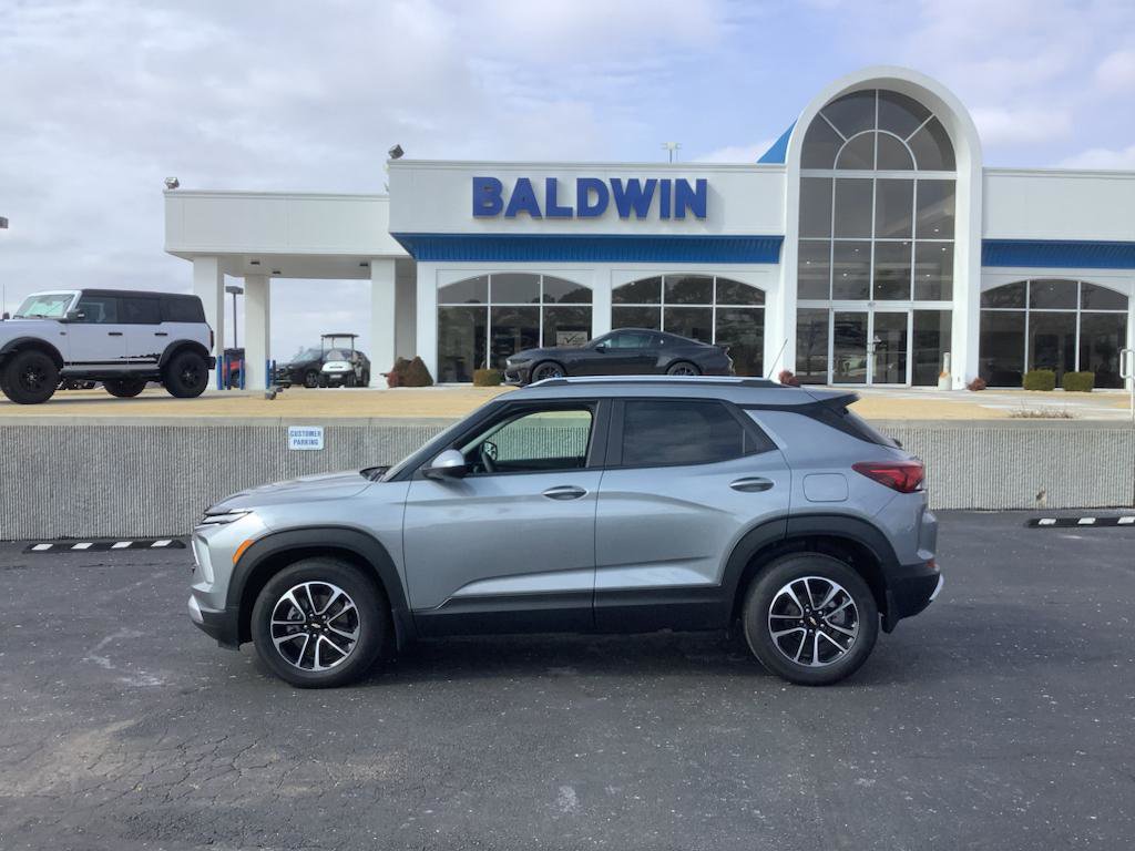 Used 2025 Chevrolet TrailBlazer LT image 4