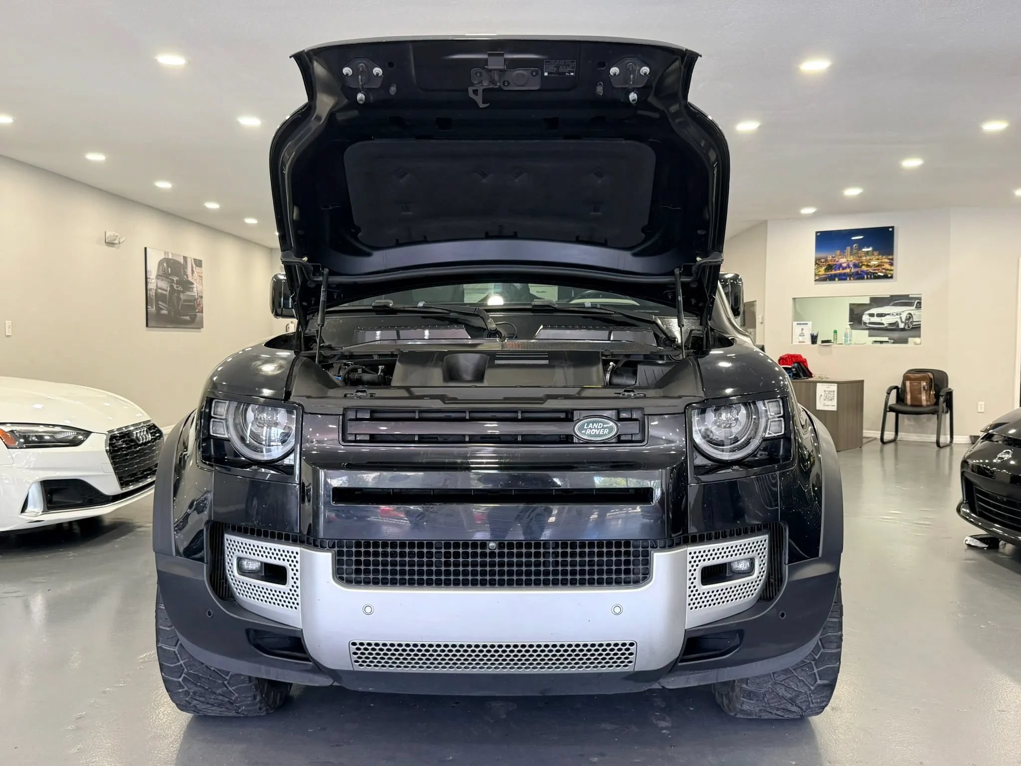 Used 2023 Land Rover Defender 110 SE AWD/4WD image 44