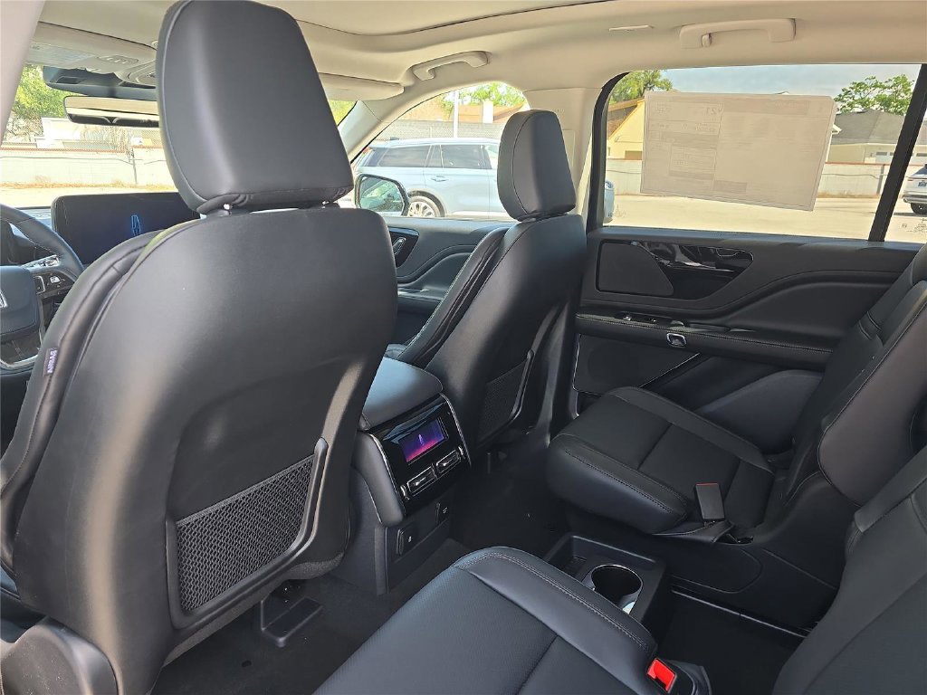 New 2026 Lincoln Aviator 2WD image 10