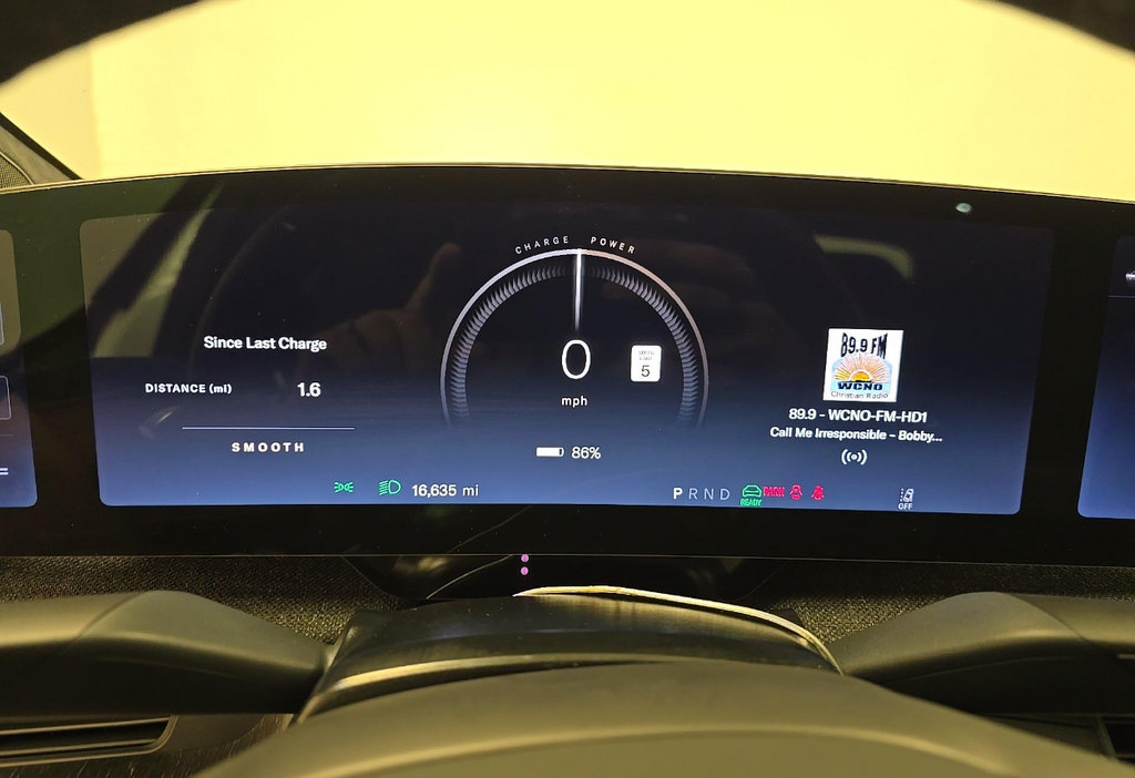 Used 2024 Lucid Air Touring AWD/4WD image 11