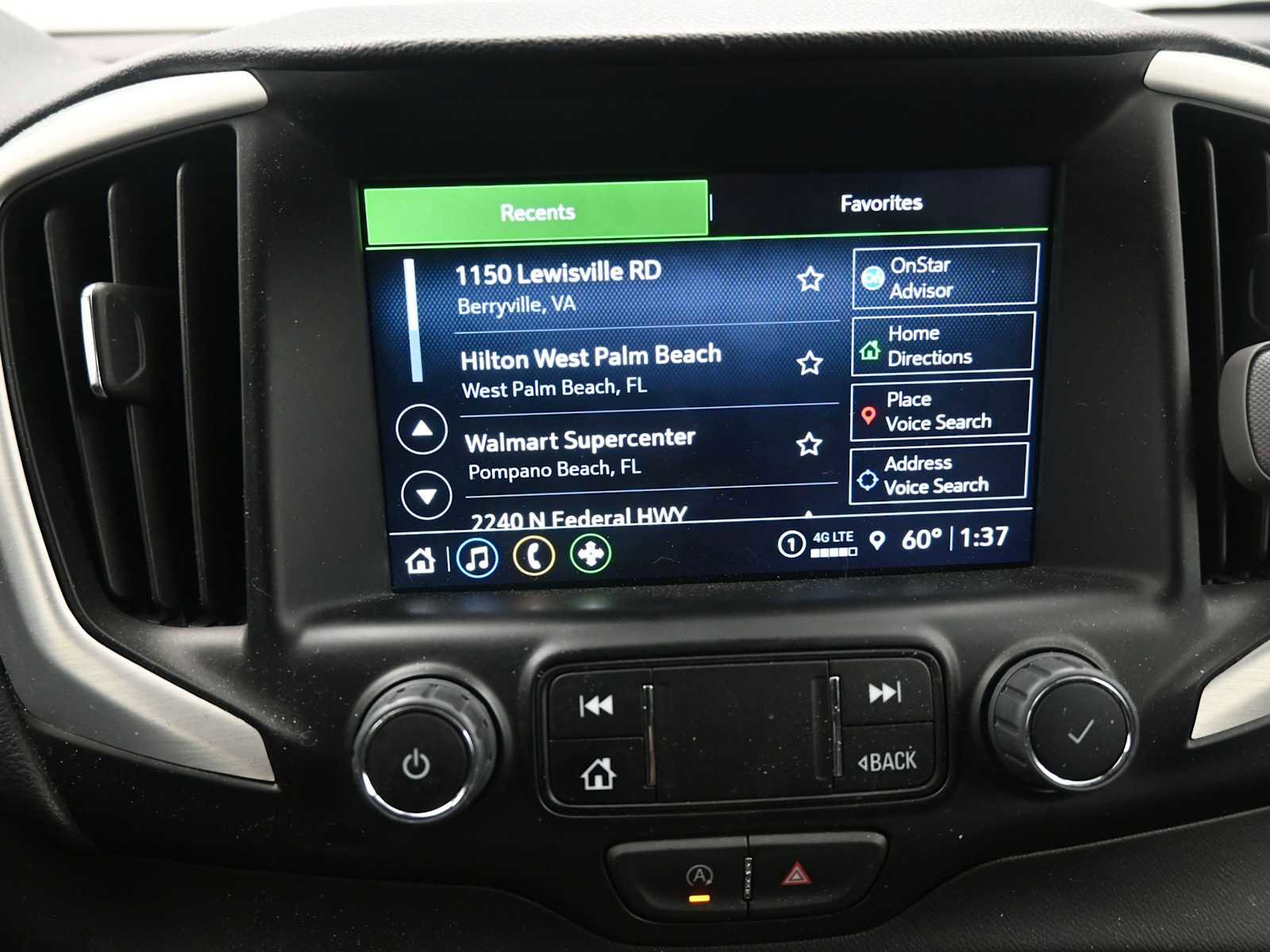 Used 2023 GMC Terrain SLT image 19