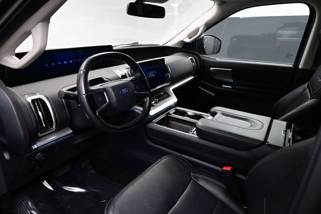 Used 2025 Ford Expedition Max Platinum AWD/4WD image 8