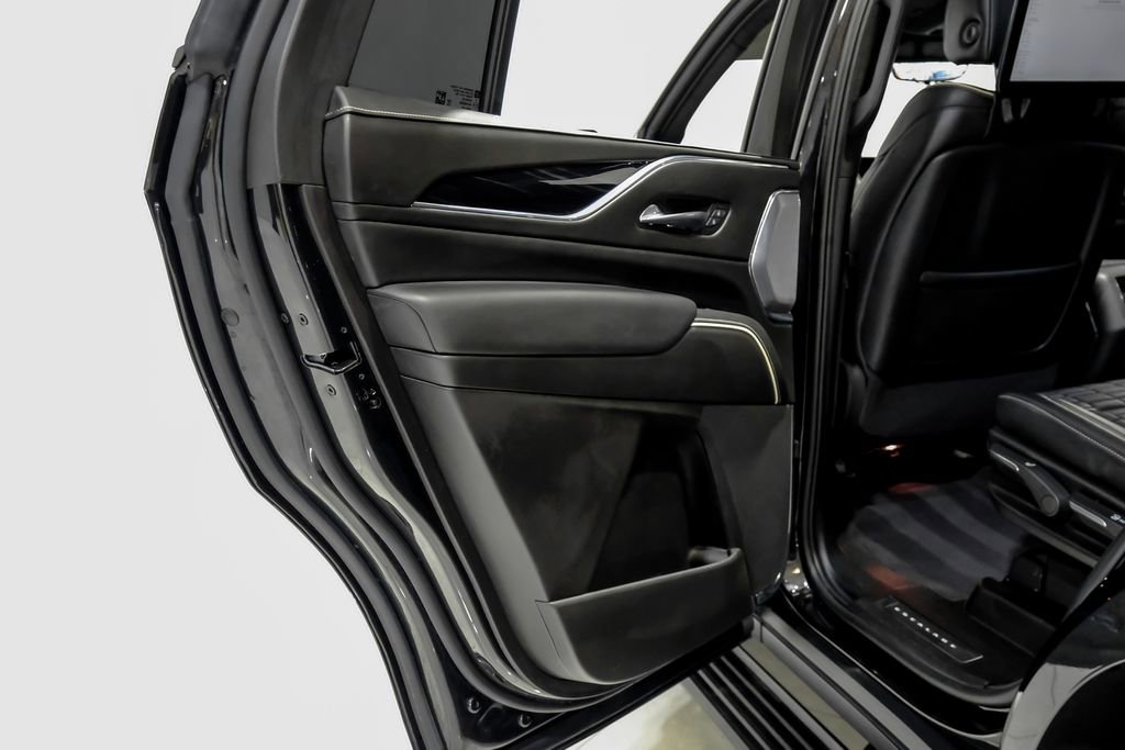 Used 2024 Cadillac Escalade V w/ LPO, ONYX Package image 45