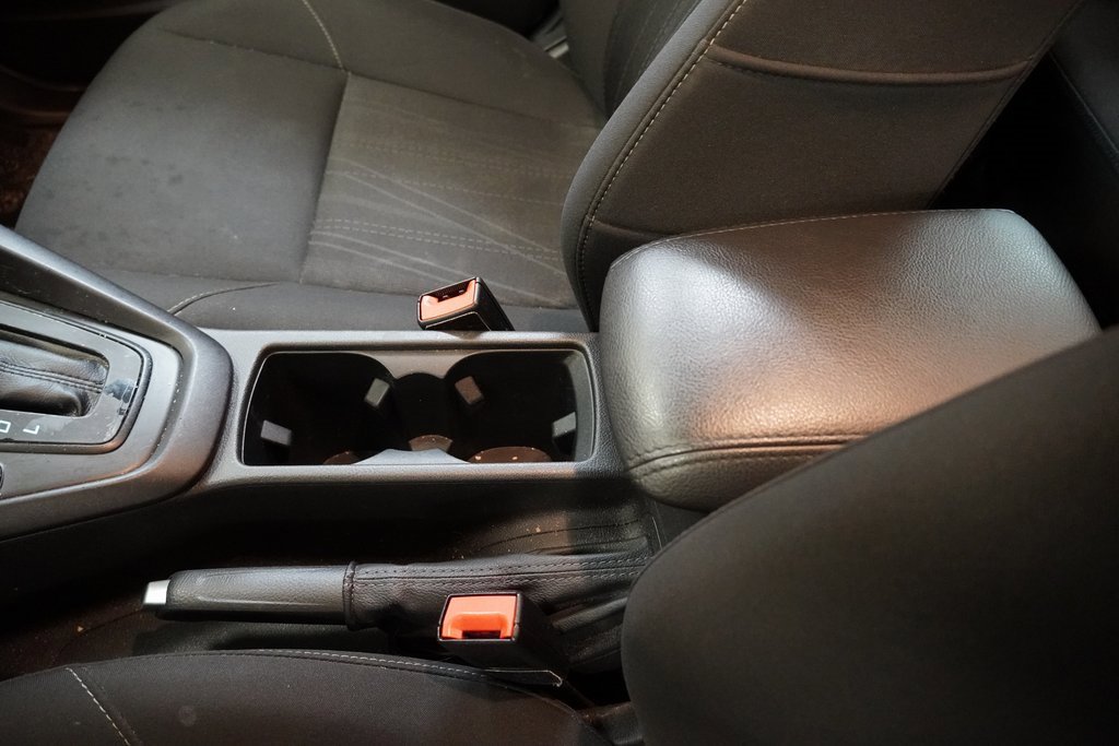 Used 2017 Ford Focus SE w/ SE Winter Package image 21