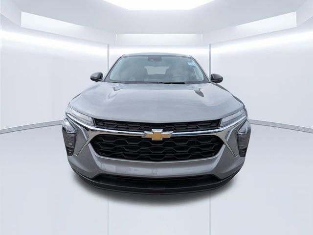 Used 2024 Chevrolet Trax LS w/ Driver Confidence Package image 9