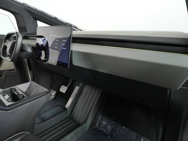 Used 2025 Tesla Cybertruck AWD Crew Cab image 30