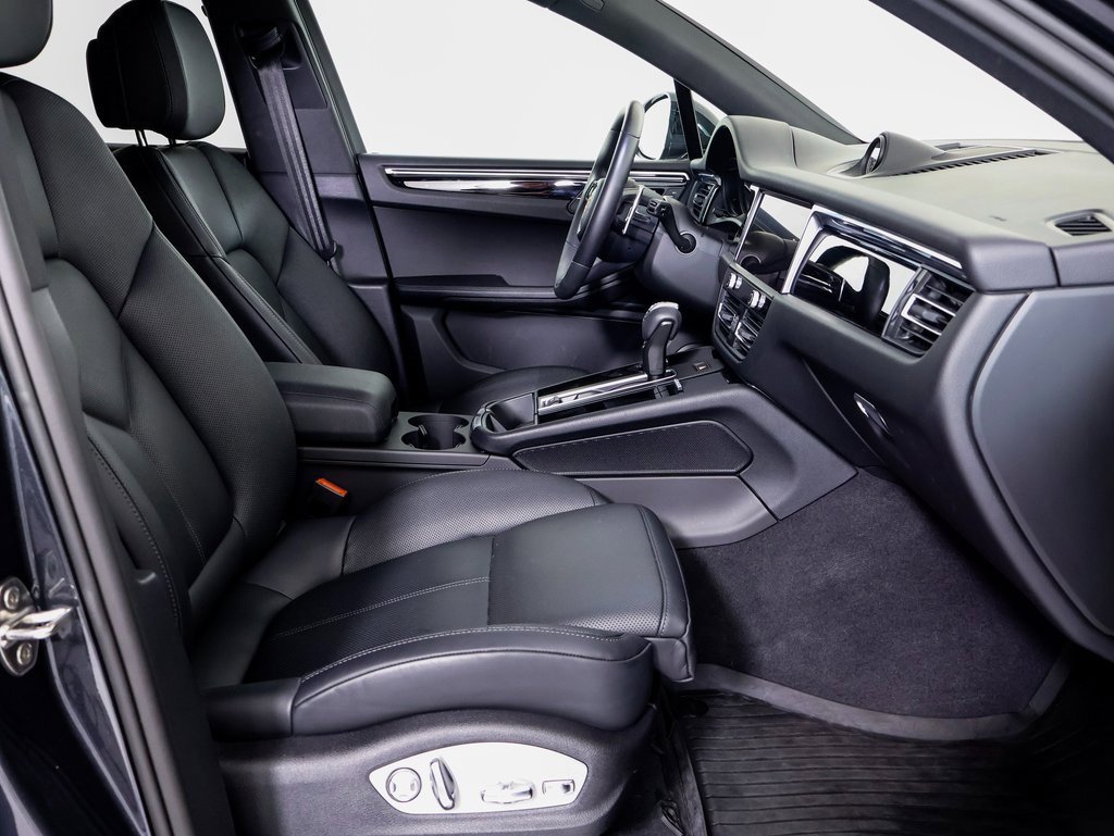 New 2025 Porsche Macan S image 8