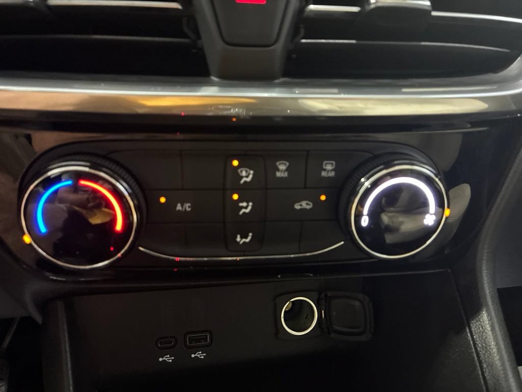 Used 2024 Buick Encore GX Sport Touring FWD image 25