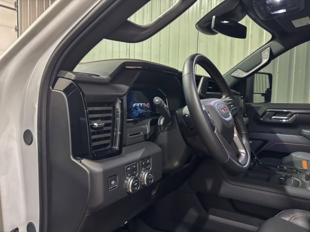 Used 2025 GMC Sierra 2500 AT4 w/ AT4 Preferred Package image 12