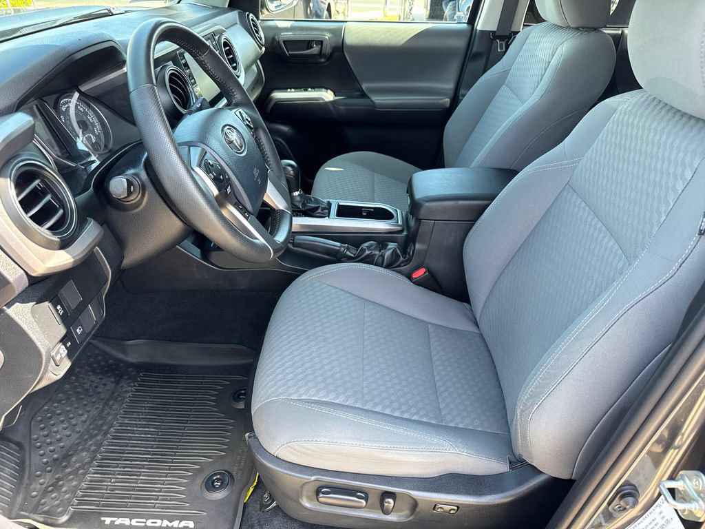 Used 2020 Toyota Tacoma SR5 RWD image 25