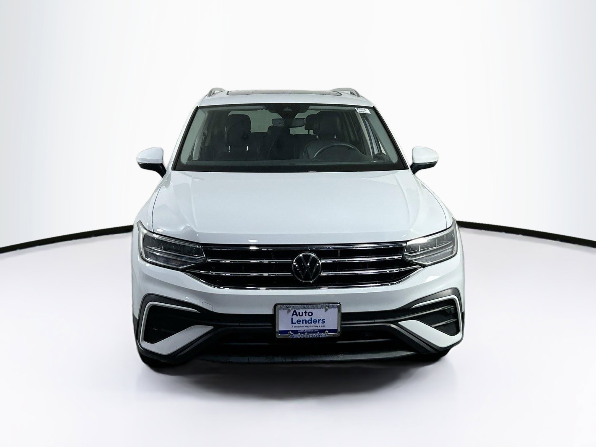 Used 2022 Volkswagen Tiguan SE AWD/4WD image 2