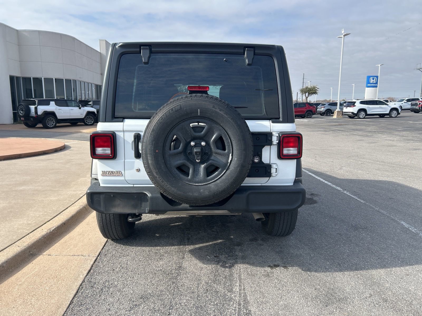 Used 2023 Jeep Wrangler Sport image 6