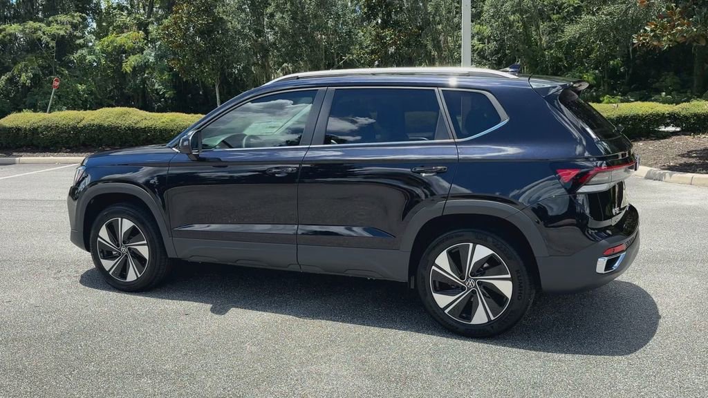 New 2025 Volkswagen Taos SE image 6