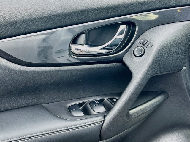 Used 2019 Nissan Rogue S w/ Special Edition Package FWD image 14