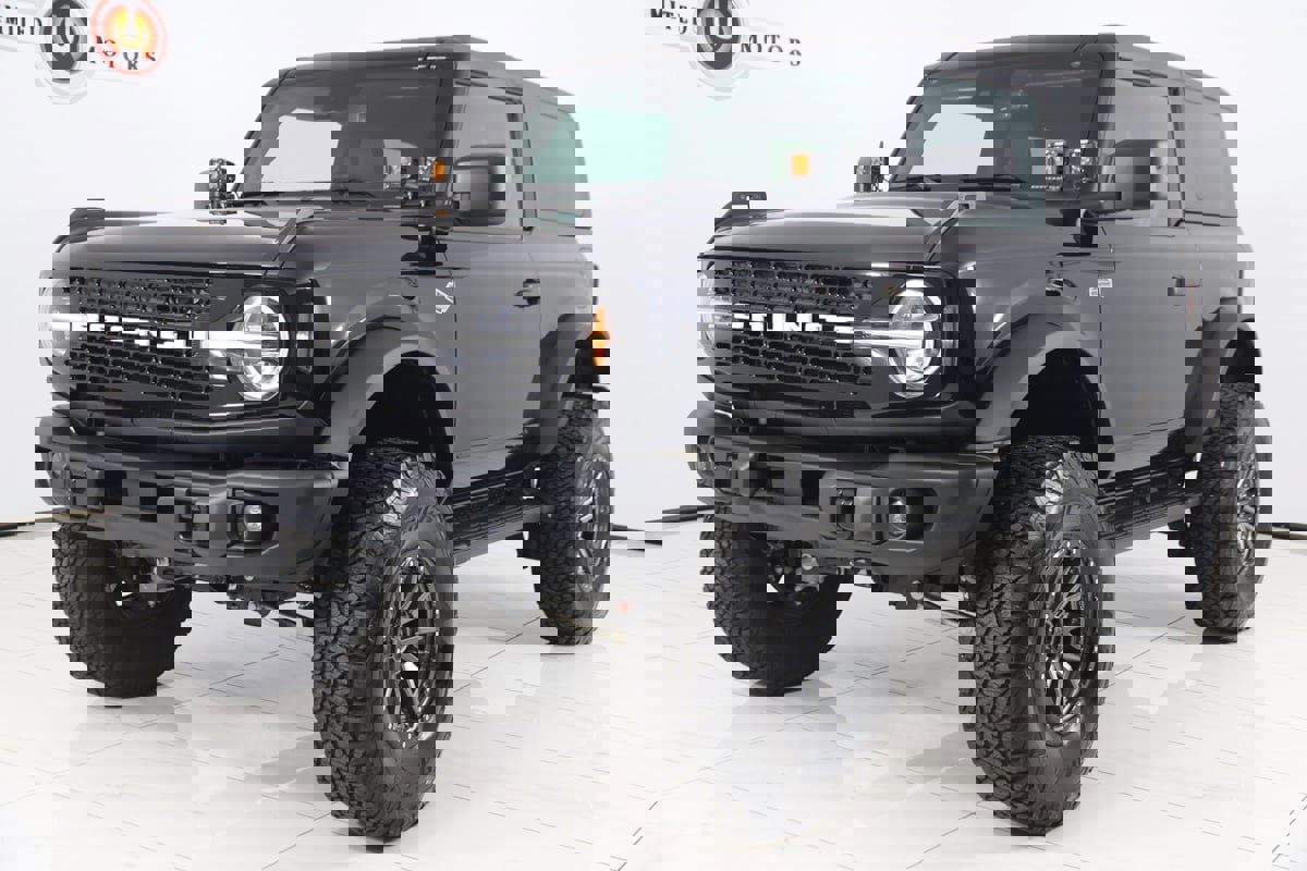 Used 2023 Ford Bronco Wildtrak image 5