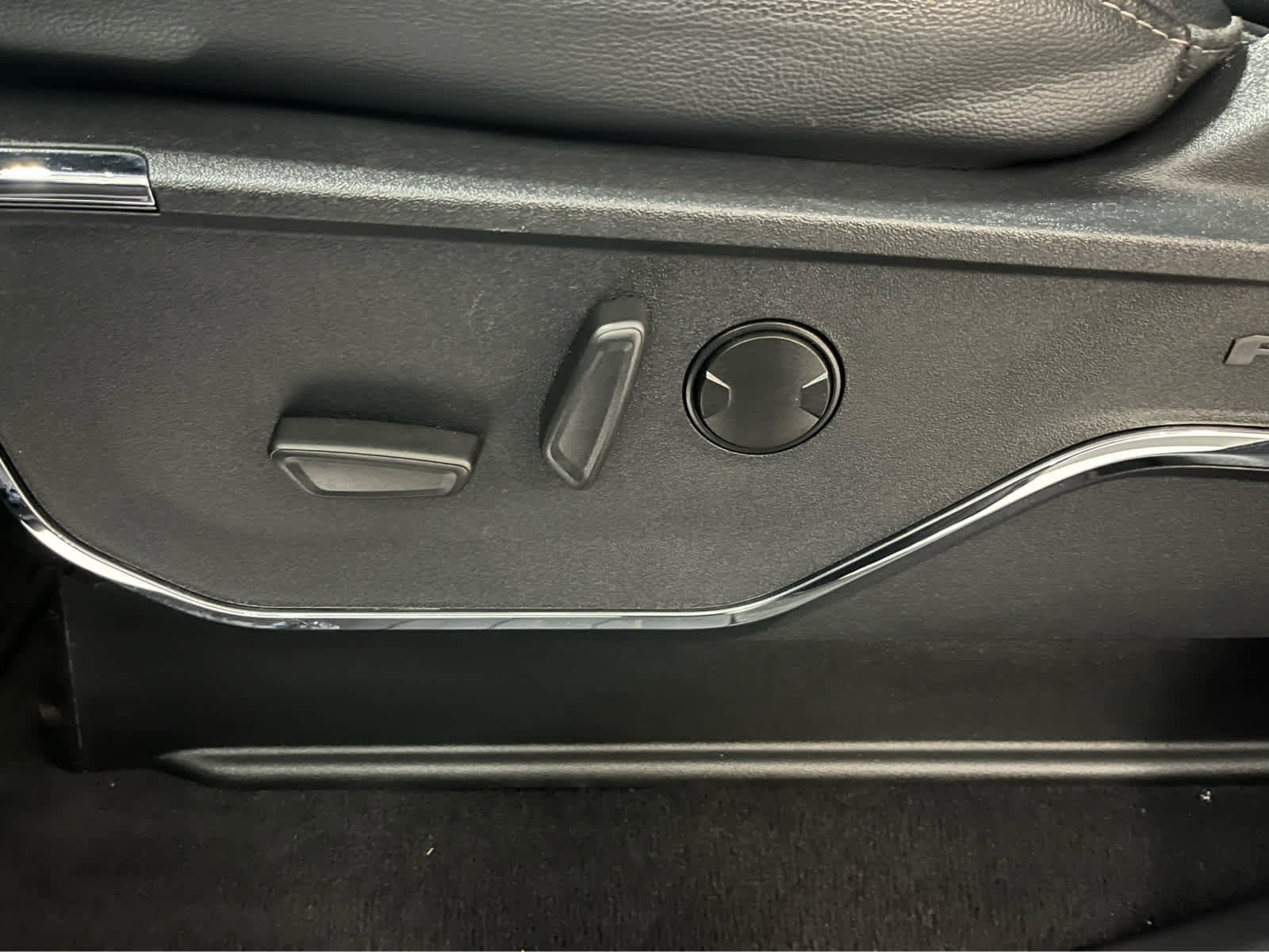 Used 2024 Ford F250 Lariat w/ Lariat Ultimate Package image 40