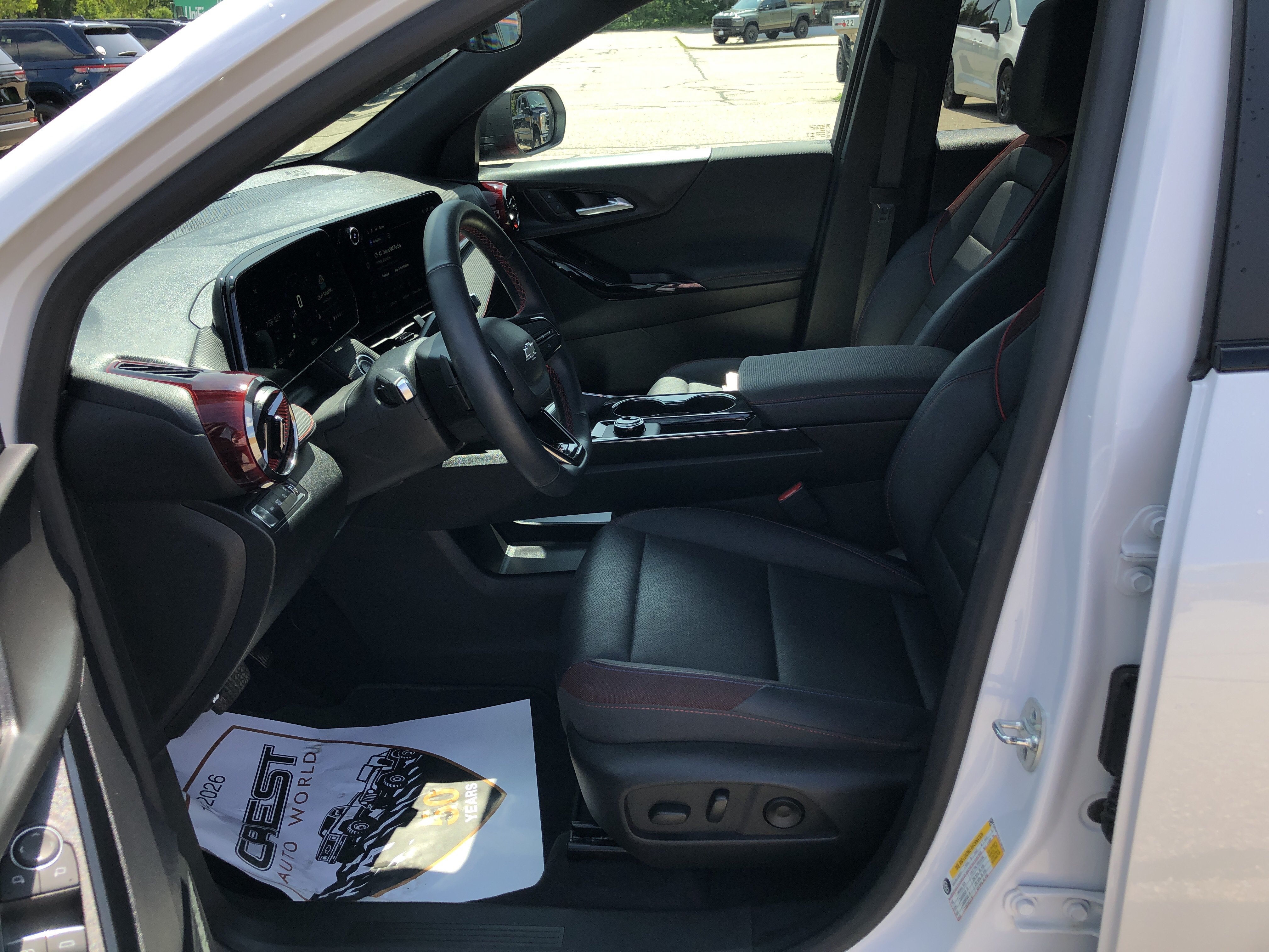 Used 2025 Chevrolet Equinox RS AWD/4WD image 13