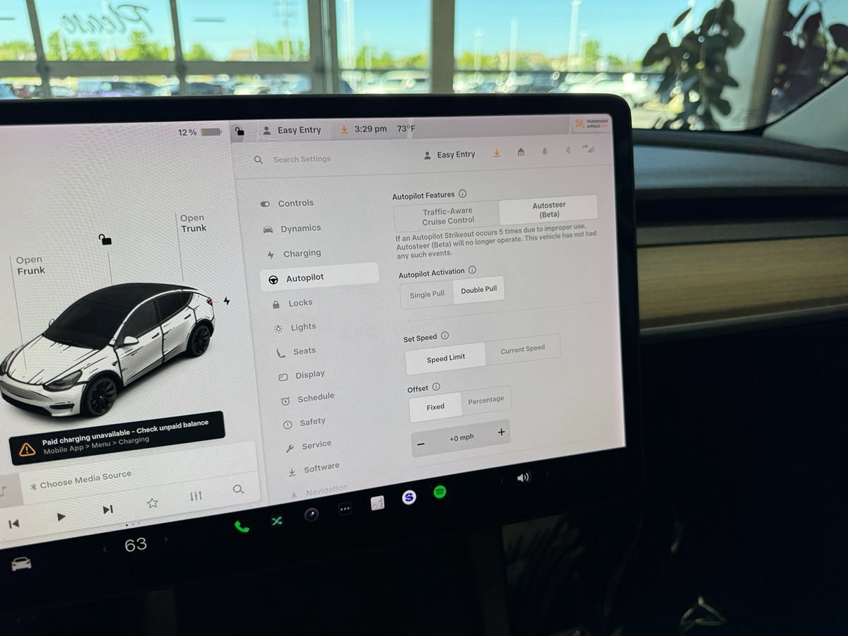 Used 2021 Tesla Model Y Long Range AWD/4WD image 24