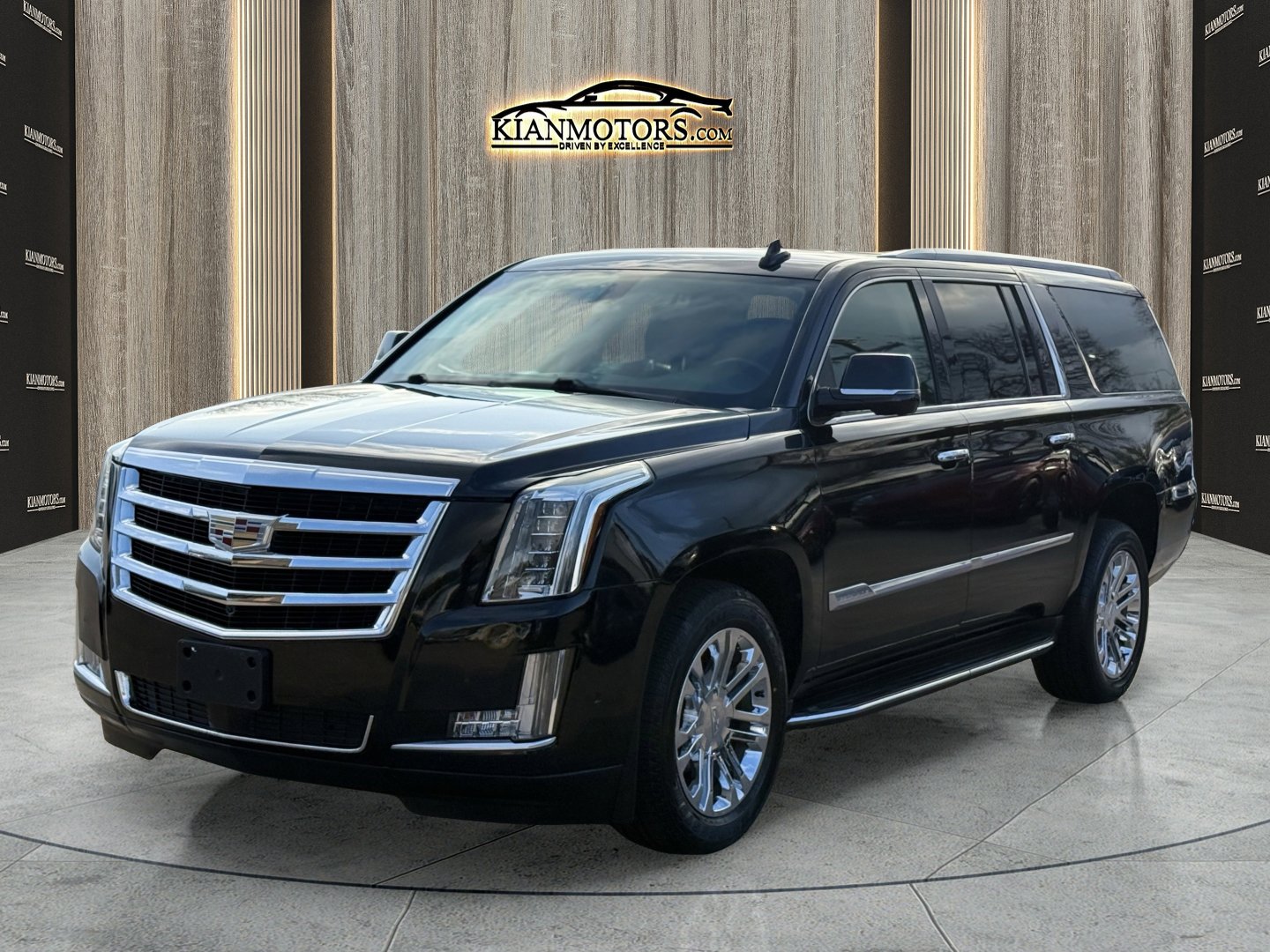 Used 2020 Cadillac Escalade ESV 2WD image 3