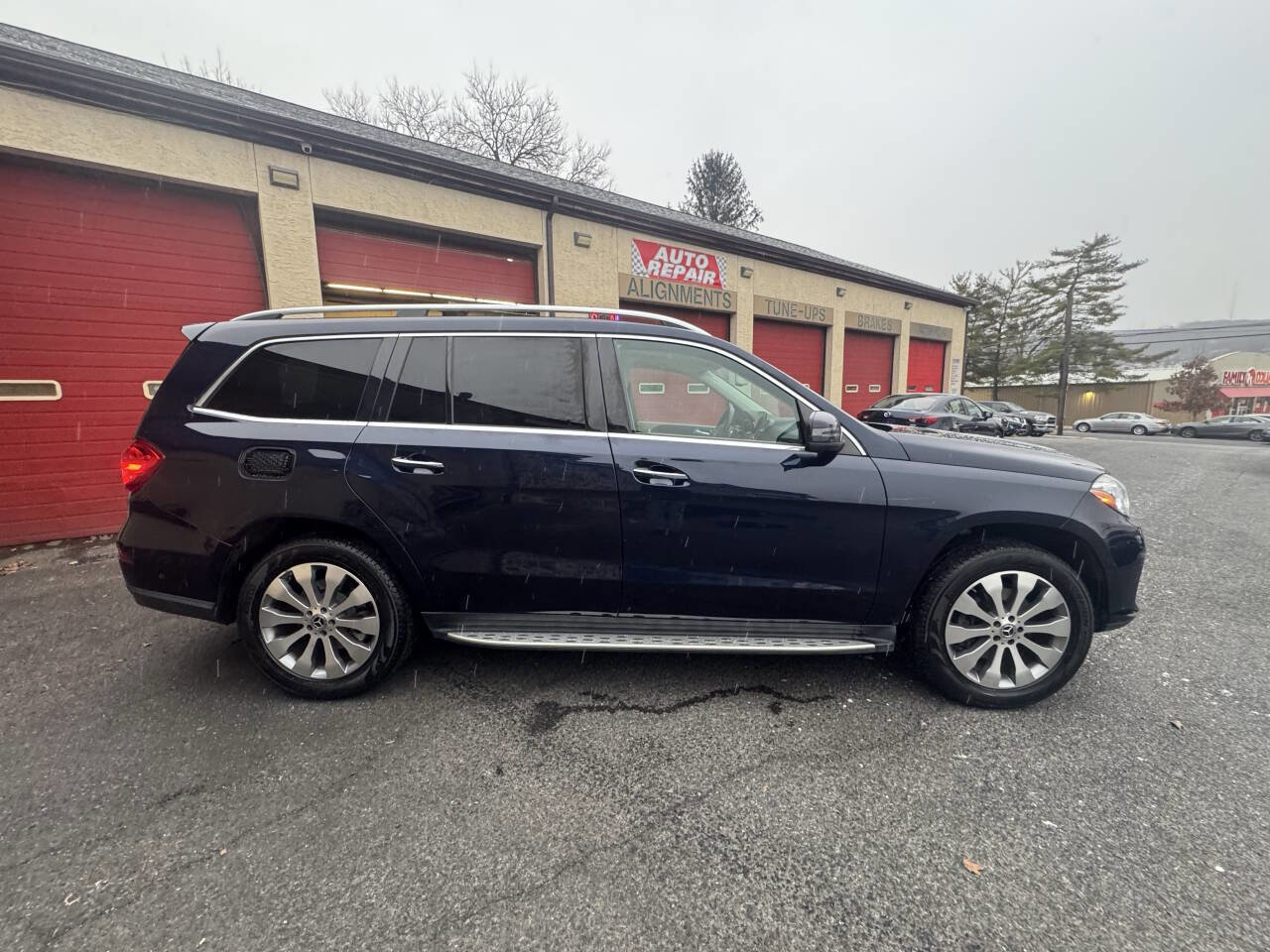 Used 2017 Mercedes-Benz GLS 450 4MATIC image 9