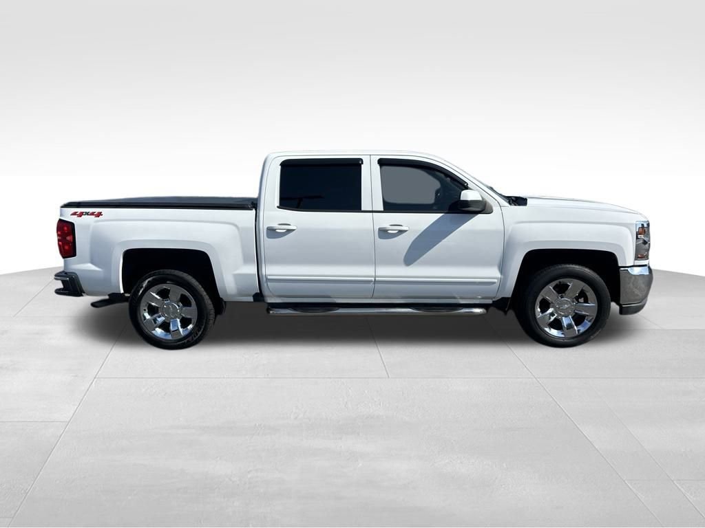 Used 2018 Chevrolet Silverado 1500 LT w/ LT Eassist Package image 9