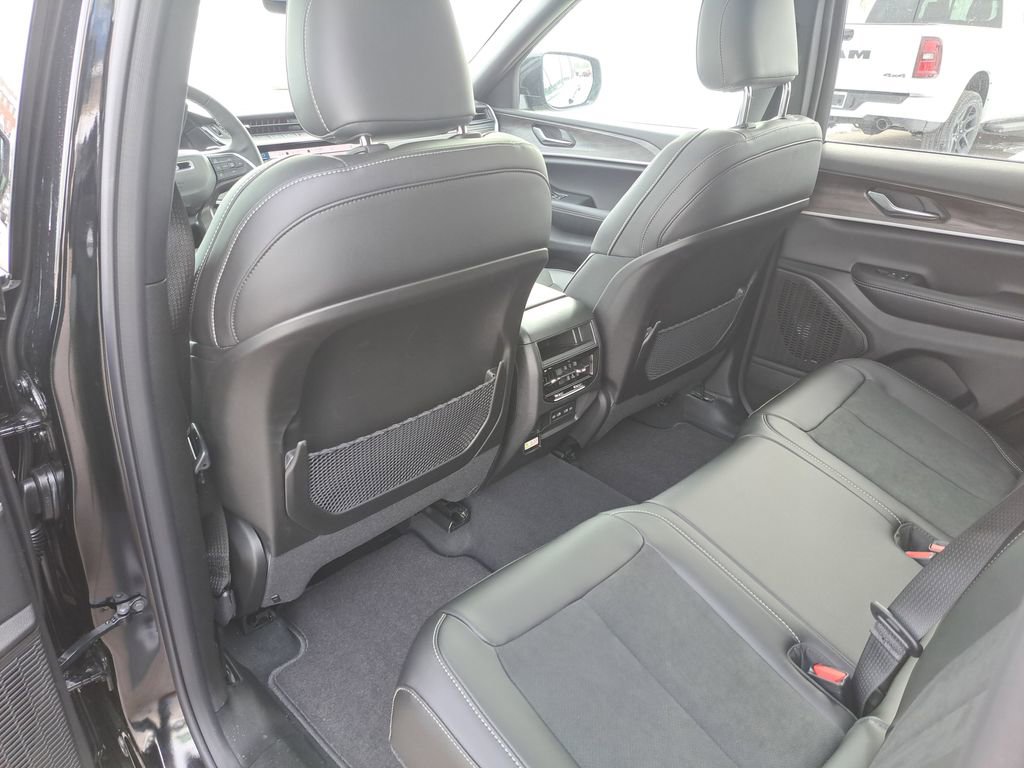 New 2026 Jeep Grand Cherokee L 4WD image 15