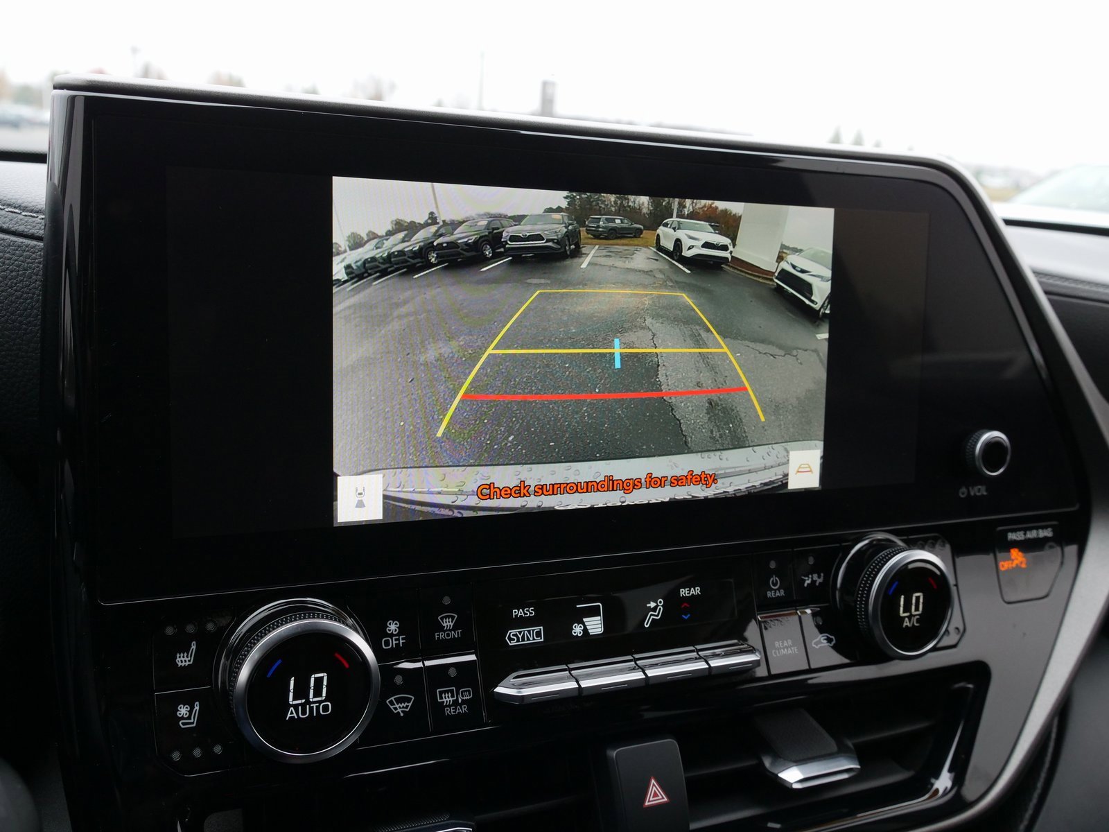 Used 2023 Toyota Highlander Limited image 32