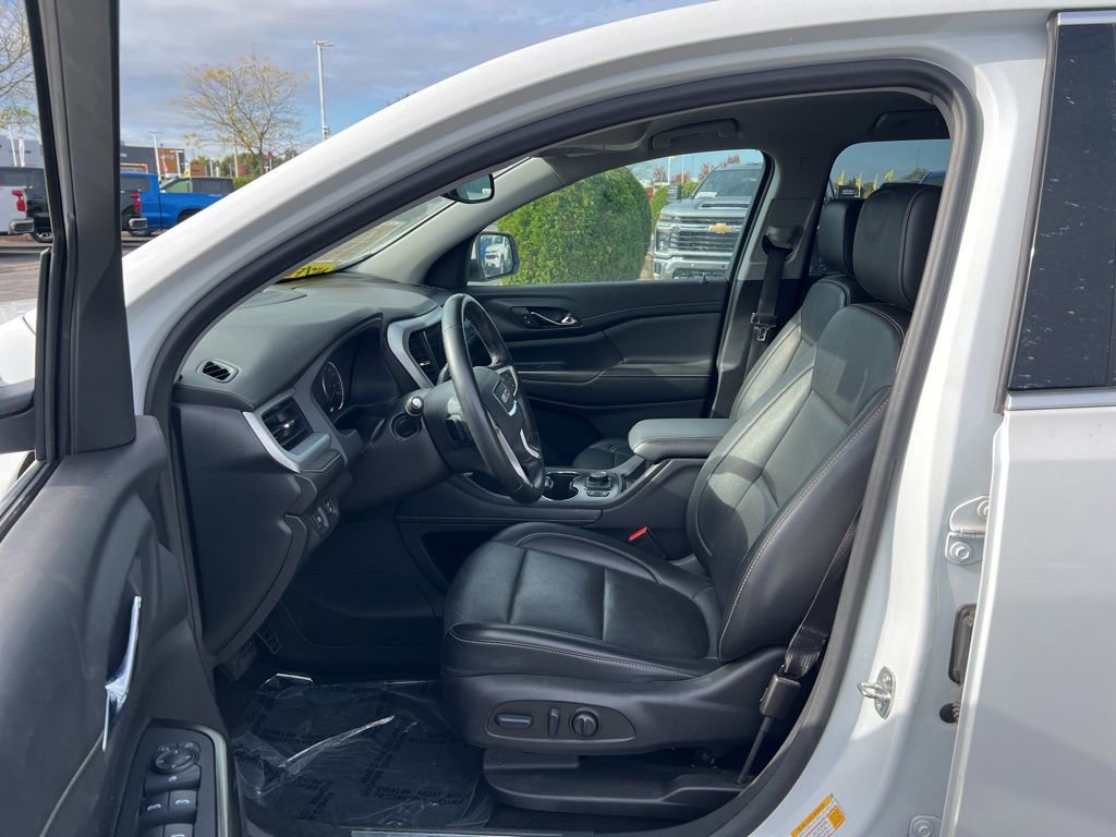 Used 2023 GMC Acadia SLT image 12